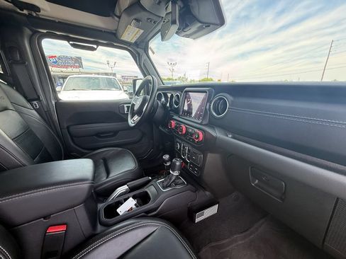 Used 2022 Jeep Gladiator Overland w/ Popular Equipment Package AWD/4WD image 24