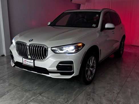 Used 2023 BMW X5 xDrive40i w/ Premium Package image 34