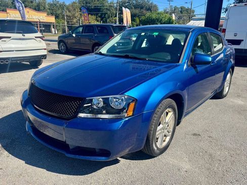 Used 2010 Dodge Avenger R/T image 11