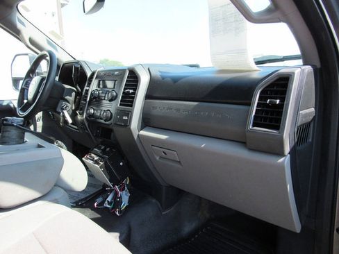Used 2018 Ford F550 2WD Regular Cab Super Duty w/ Power Equipment Group image 15