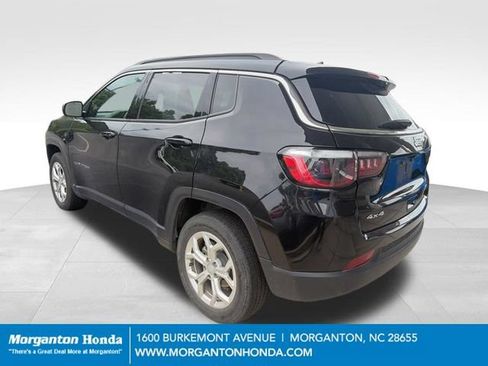 Used 2024 Jeep Compass Latitude AWD/4WD image 5