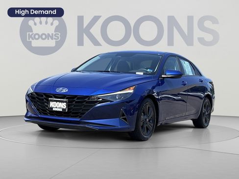 Certified 2023 Hyundai Elantra SEL w/ Cargo Package FWD image 1