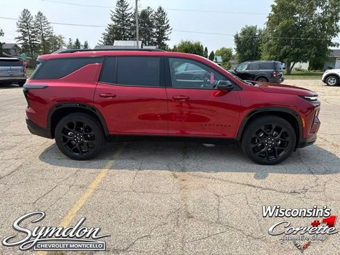 Used 2026 Chevrolet Traverse RS w/ LPO, Floor Liner Package AWD/4WD image 3