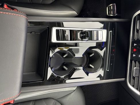 Used 2025 Volkswagen Atlas Peak Edition SE image 18