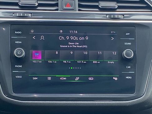 Certified 2022 Volkswagen Tiguan SE R-Line image 9