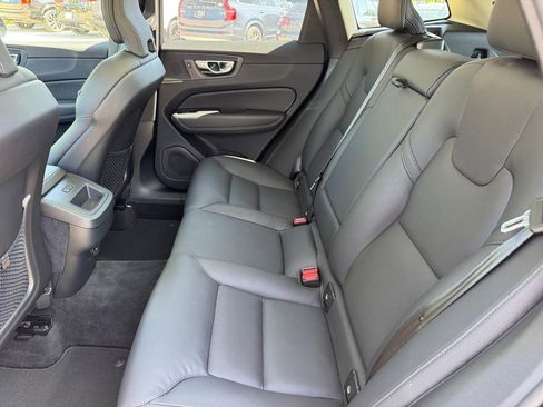 Used 2025 Volvo XC60 B5 Plus w/ Climate Package AWD/4WD image 9
