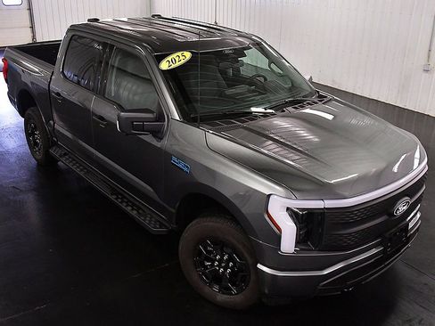 Used 2025 Ford F150 Lightning XLT image 16