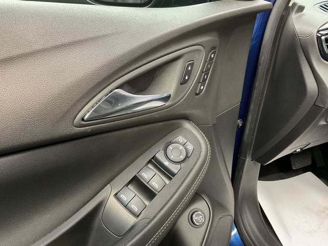 Used 2023 Buick Encore GX Essence w/ Experience Buick Package FWD image 12