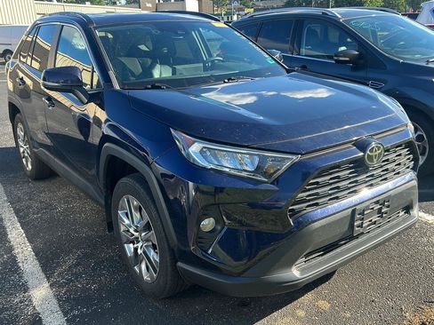 Used 2021 Toyota RAV4 XLE Premium AWD/4WD image 6
