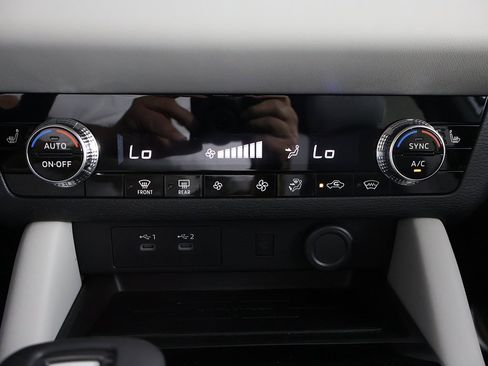 New 2025 Mitsubishi Outlander SE image 45