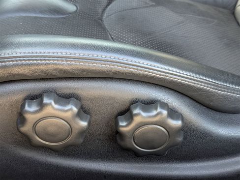 Used 2009 Nissan 370Z Touring w/ Aerodynamics Pkg image 16