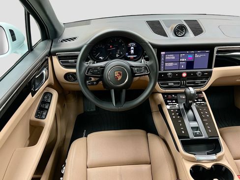 Certified 2026 Porsche Macan AWD/4WD image 25