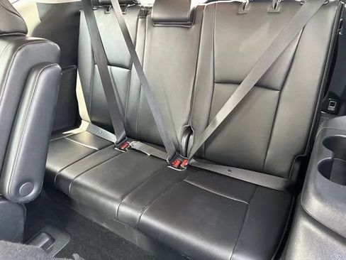 Used 2021 Toyota Highlander XLE AWD/4WD image 25