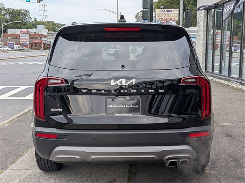 Used 2022 Kia Telluride EX image 7