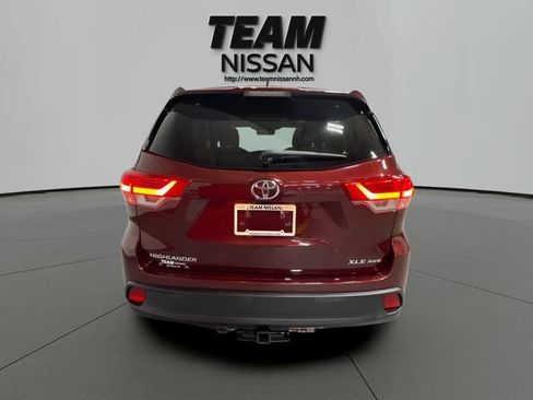 Used 2018 Toyota Highlander XLE AWD/4WD image 5