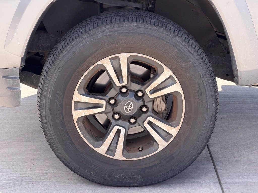 Used 2016 Toyota Tacoma TRD Sport w/ Towing Package RWD image 7