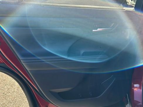 Used 2024 Toyota Highlander XLE image 14