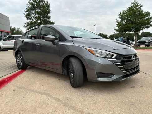 Used 2025 Nissan Versa SV FWD image 4