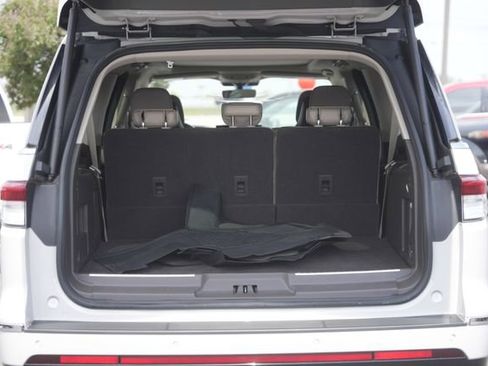 Used 2023 Lincoln Navigator L Reserve AWD/4WD image 33