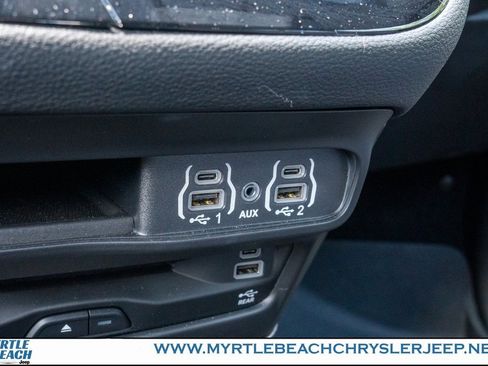 New 2025 Chrysler Pacifica Select w/ Uconnect Theater Family Group image 23