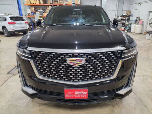 Used 2022 Cadillac Escalade ESV Luxury AWD/4WD image 3