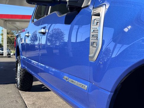 Used 2022 Ford F250 Limited image 14