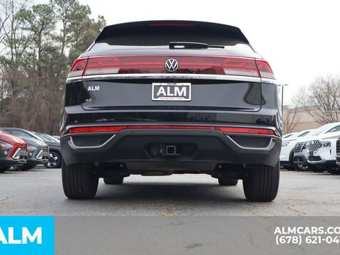 Used 2025 Volkswagen Atlas Cross Sport SE FWD image 7