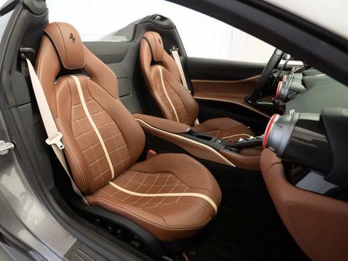 Used 2022 Ferrari 812 GTS RWD image 14