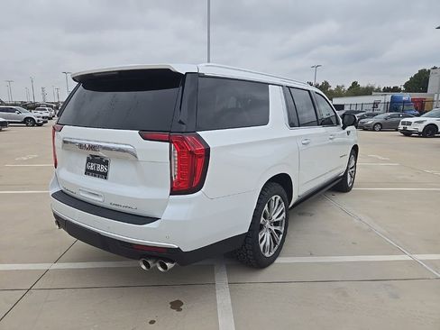 Used 2021 GMC Yukon XL Denali w/ Denali Ultimate Package image 3