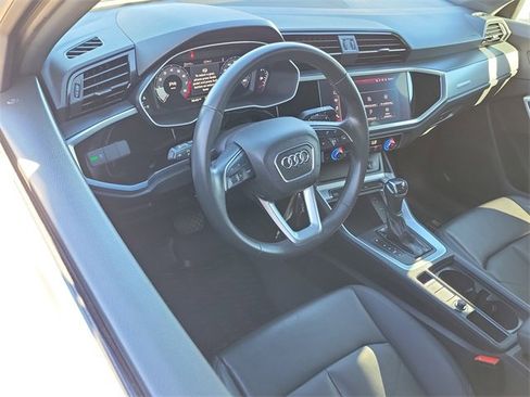 Used 2022 Audi Q3 2.0T Premium w/ Convenience Package image 6