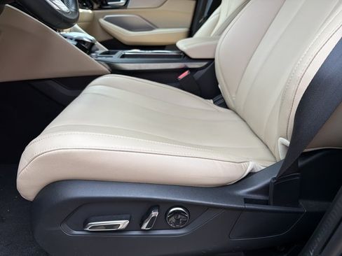 Used 2025 Acura MDX SH-AWD image 7
