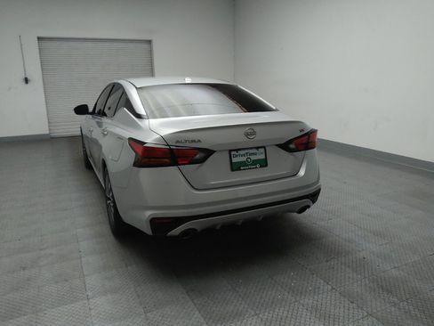 Used 2023 Nissan Altima 2.5 SV w/ SV Premium Package FWD image 6