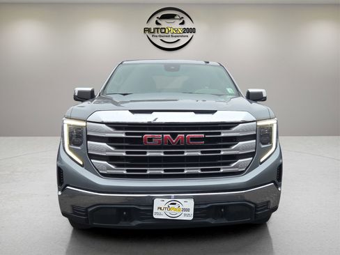 Used 2023 GMC Sierra 1500 SLE image 2