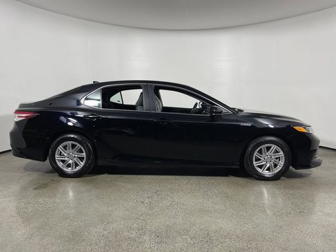 Used 2020 Toyota Camry LE FWD image 2