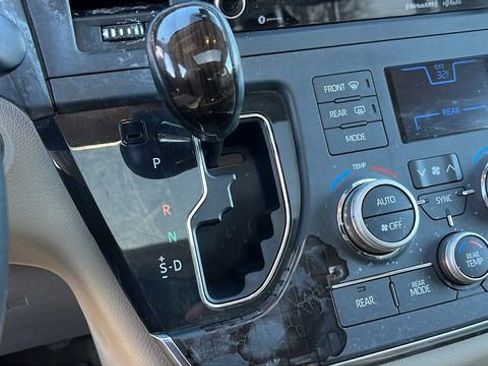 Used 2018 Toyota Sienna XLE w/ XLE Navigation Package image 17