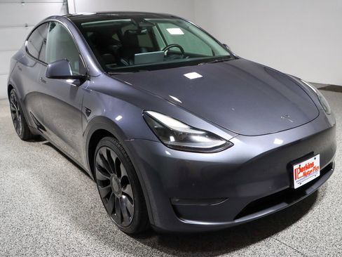 Used 2022 Tesla Model Y Performance image 5