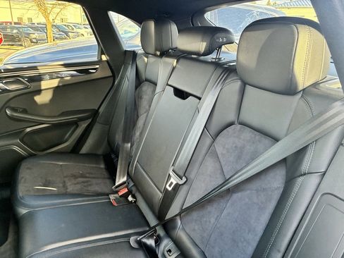 Used 2017 Porsche Macan w/ Driver Memory Package image 32