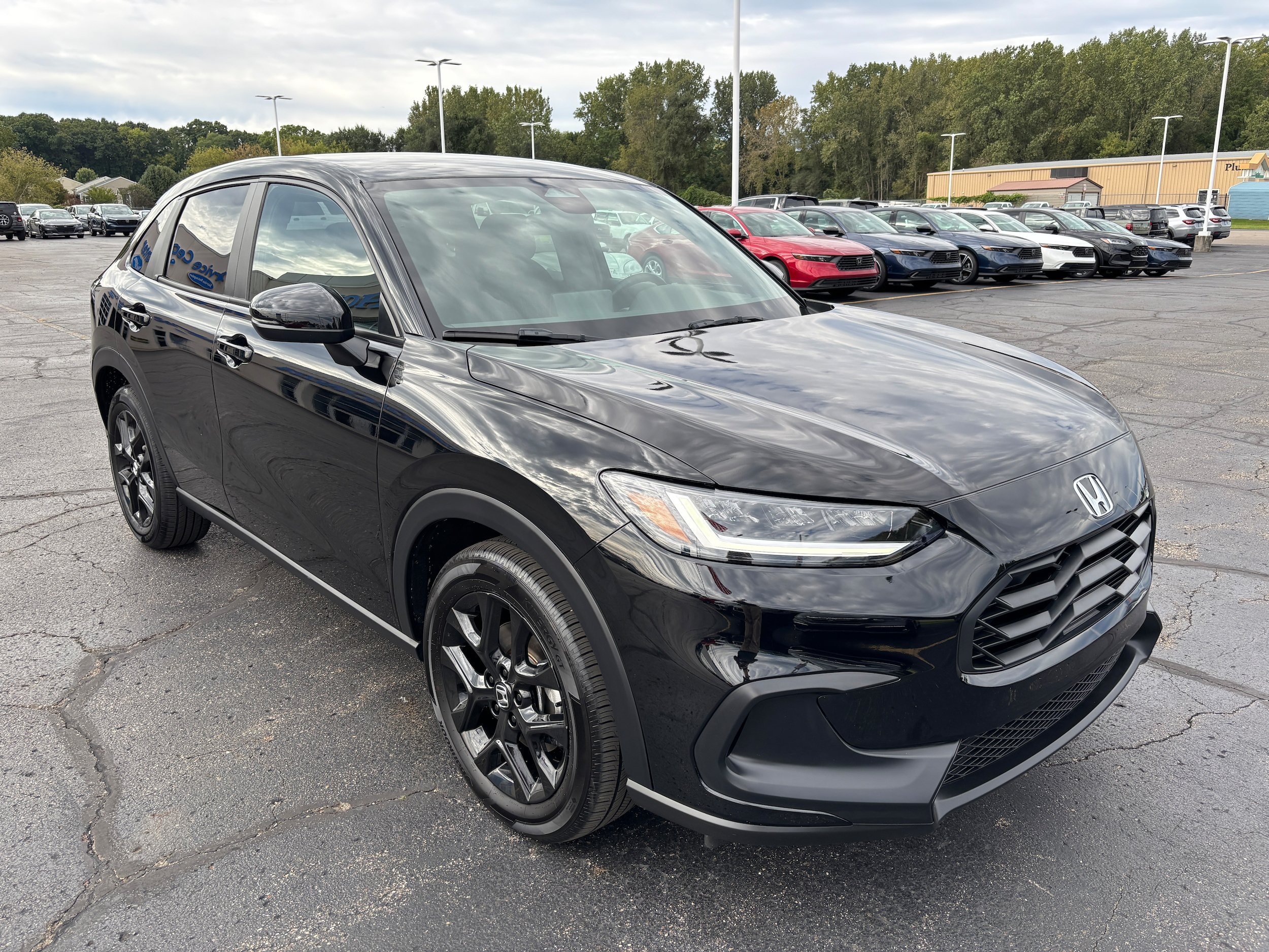 Certified 2025 Honda HR-V Sport image 4