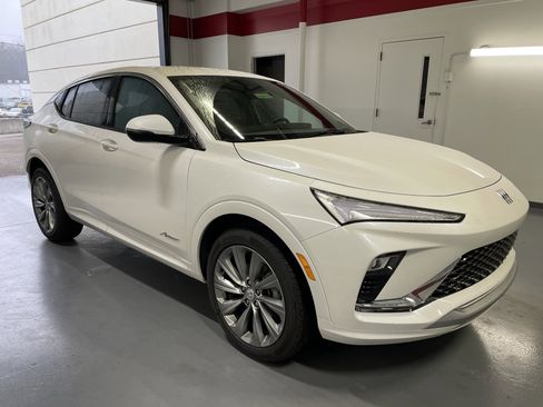 New 2026 Buick Envista Avenir image 3