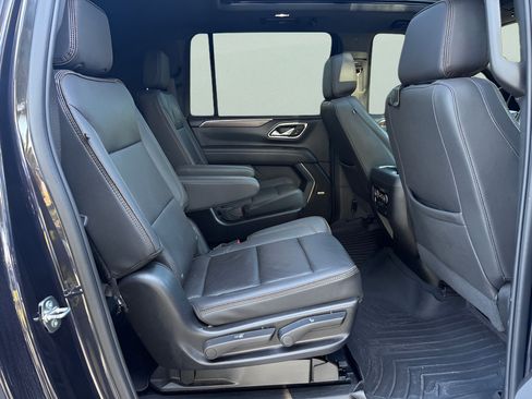 Used 2024 Chevrolet Suburban High Country AWD/4WD image 13