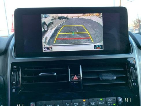 Used 2023 Lexus GX 460 Premium w/ Premium Package image 24