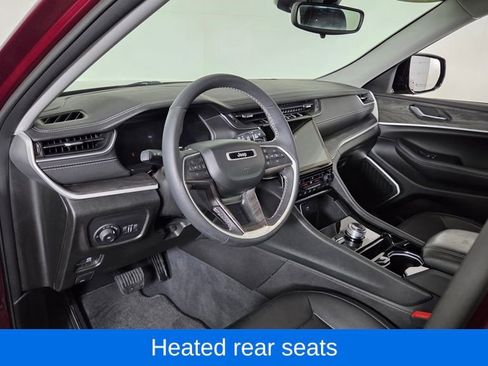 Used 2023 Jeep Grand Cherokee Limited w/ Black Appearance Package image 15