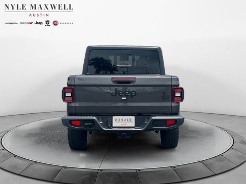 Used 2024 Jeep Gladiator Sport AWD/4WD image 15