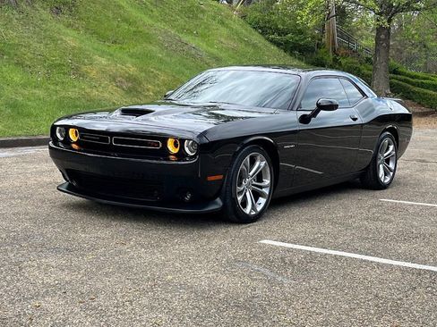 Used 2022 Dodge Challenger R/T RWD image 24