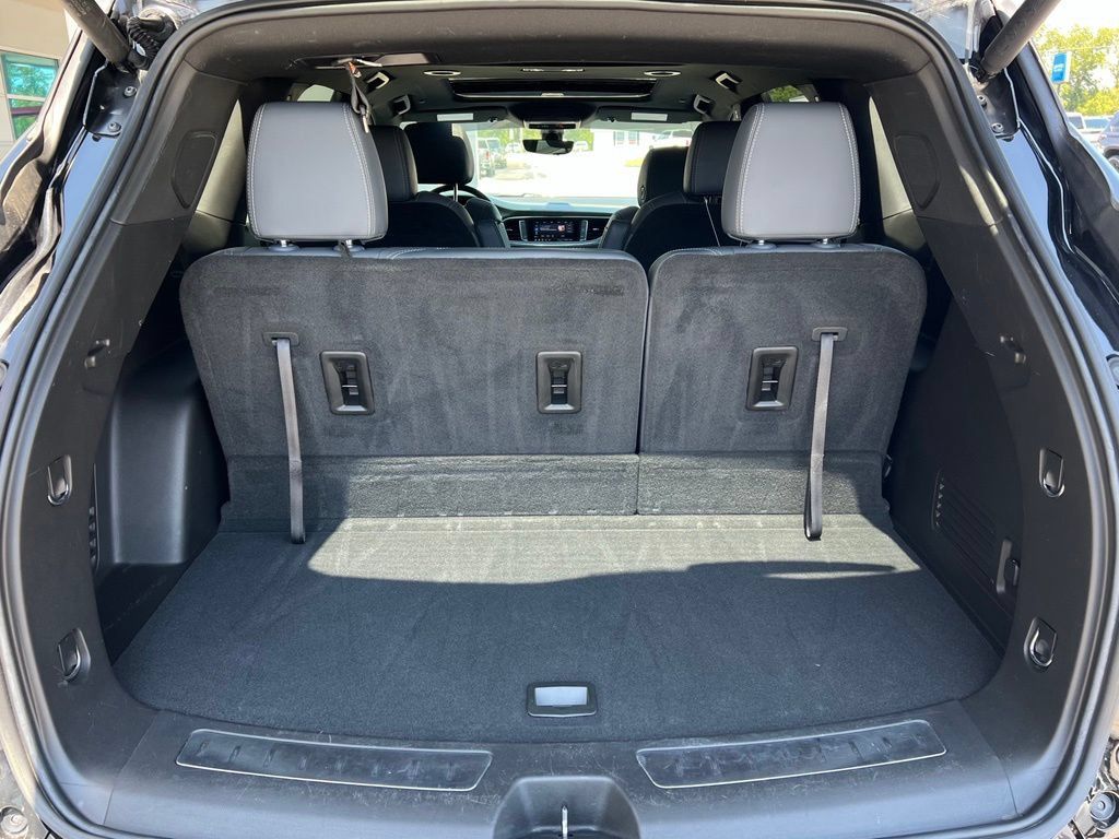 Used 2023 Buick Enclave Premium w/ Experience Buick Package FWD image 27