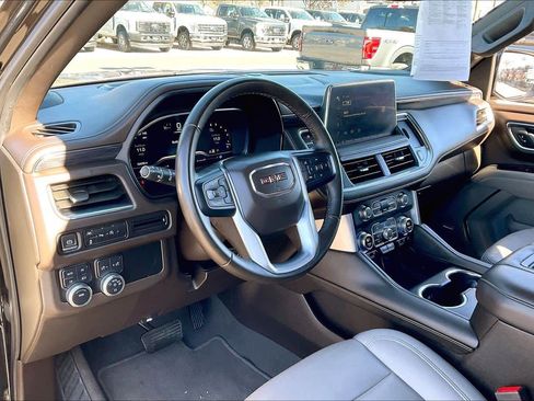 Used 2024 GMC Yukon SLT image 16