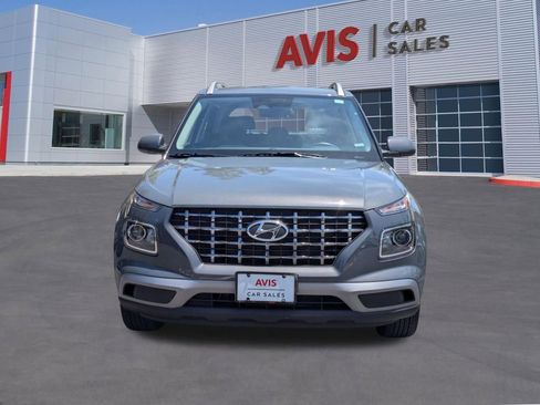 Used 2025 Hyundai Venue SEL FWD image 2