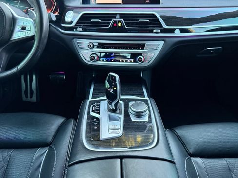 Used 2020 BMW 750i xDrive w/ M Sport Package AWD/4WD image 27