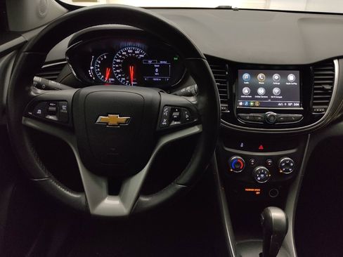 Used 2019 Chevrolet Trax LT w/ LT Convenience Package FWD image 22