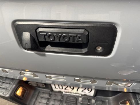 Used 2020 Toyota Tacoma Limited AWD/4WD image 24